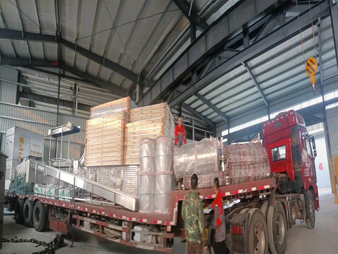 蒸发冷、速冻循环挂冰整线工程发货现场